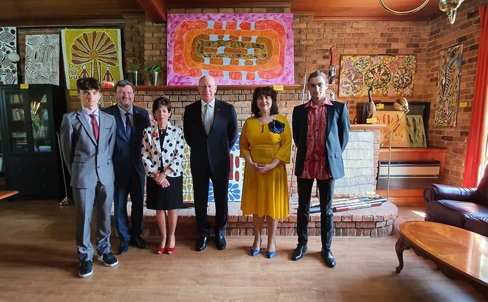 The Governor-General of Australia, General David Hurley, and Mrs Linda Hurley with Ambassador Nineta Bărbulescu and the Bărbulescu sons at the Embassy of Romania in Canberra / Guvernatorul general al Australiei, generalul David Hurley, și doamna Linda Hurley alături de ambasadoarea Nineta Bărbulescu și fiii Bărbulescu la Ambasada României la Canberra