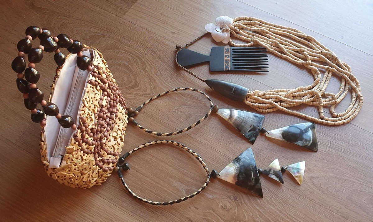 Shell Money Necklaces & Pearl Pendants