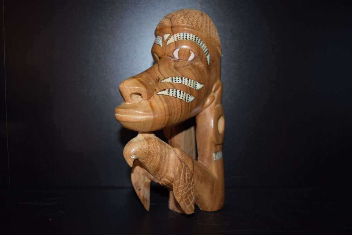 Nguzunguzu canoe prow figurehead, Solomon Islands